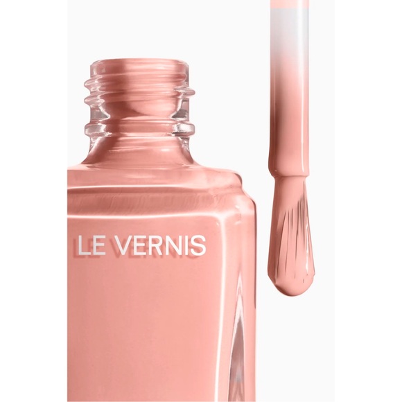 CHANEL Le Vernis Nail Colour - Faussaire 113 - Picture 2 of 15
